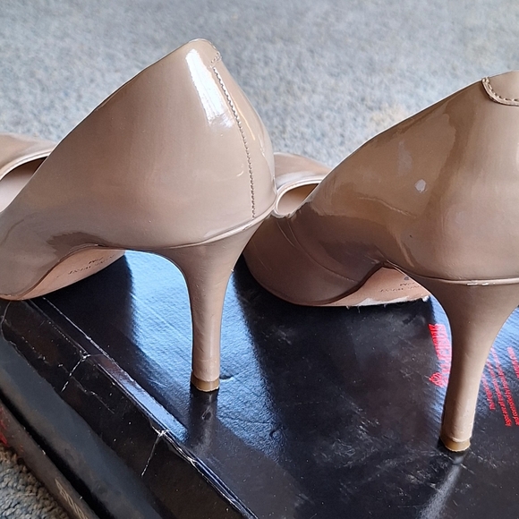 Shoe - Picture 4 of 4